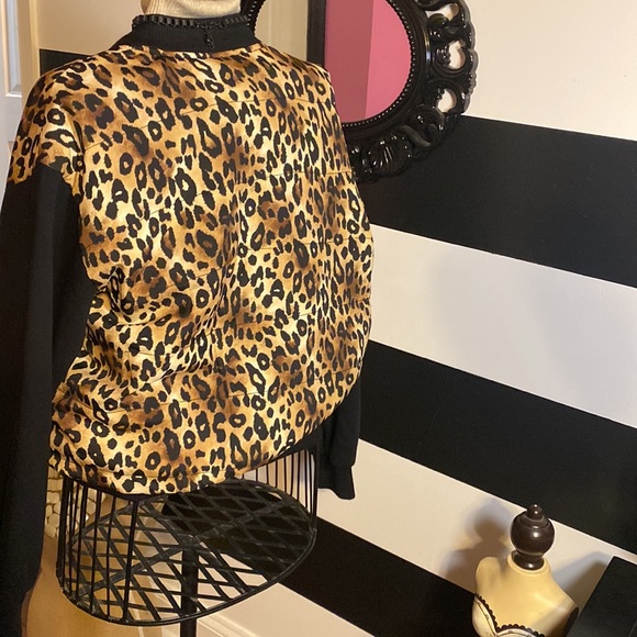 Women’s Jacket - Picture 3 of 5